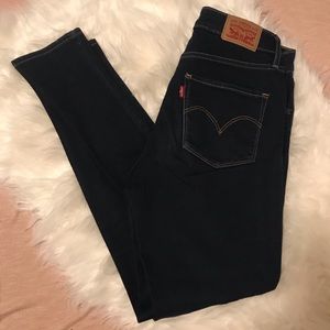 LEVIS dark wash high rise skinny jeans 👖